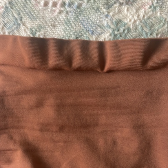 Skims never worn (only tried on) SEAMLESS SCULPT MID THIGH SHORT - Picture 2 of 7